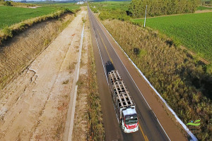 Os Serranos - Madrugada [VDownloader].00_00_16_00.Quadro003_fe9ffd62e79a6d91f579c096c7b8cb13692c3c5c.jpg